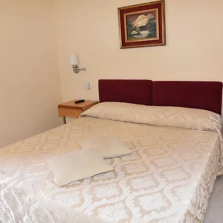 Hotel Ristorante Miralago Garda (Verona)