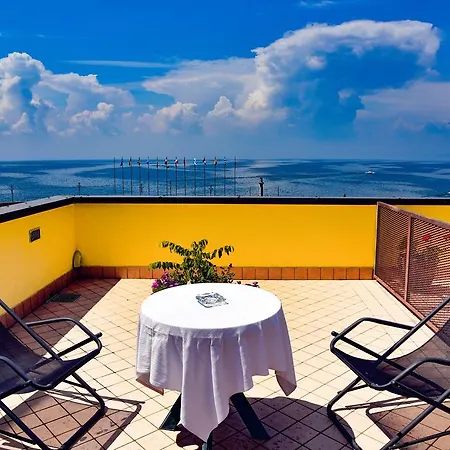 מלון Ristorante Miralago גארדה