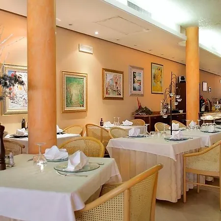 מלון Ristorante Miralago