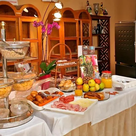 מלון Ristorante Miralago 3*